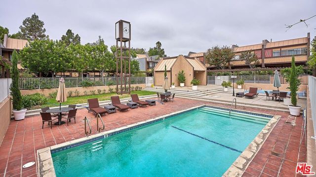 421 S Van Ness Avenue 3, Los Angeles, CA 90020