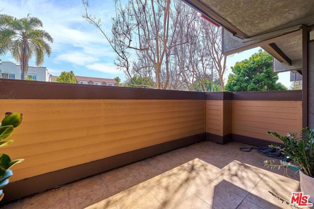 421 S Van Ness Avenue 3, Los Angeles, CA 90020