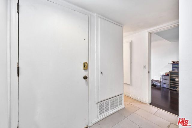 421 S Van Ness Avenue 3, Los Angeles, CA 90020