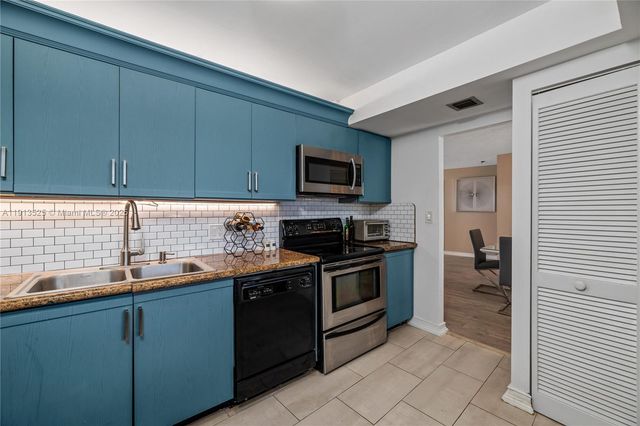 300 Ocean Trail Way 406, Jupiter, FL 33477