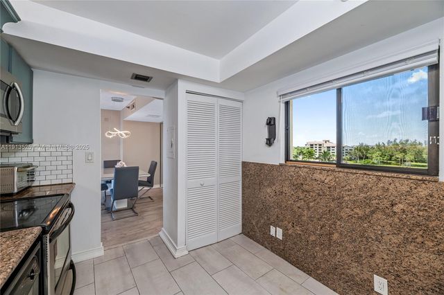 300 Ocean Trail Way 406, Jupiter, FL 33477