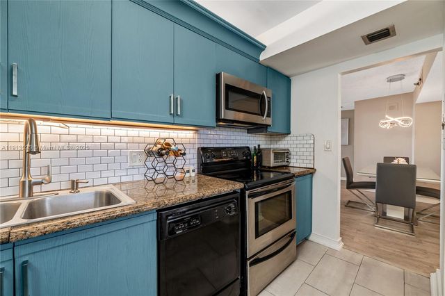 300 Ocean Trail Way 406, Jupiter, FL 33477