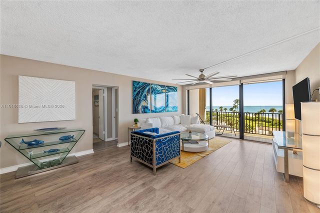 300 Ocean Trail Way 406, Jupiter, FL 33477