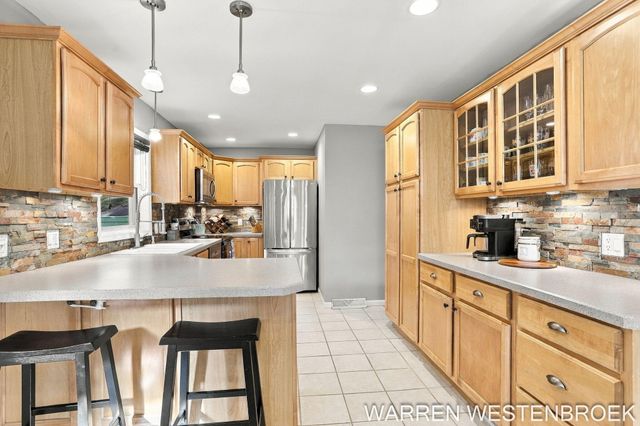 28 E 25th Street, Holland City, MI 49423