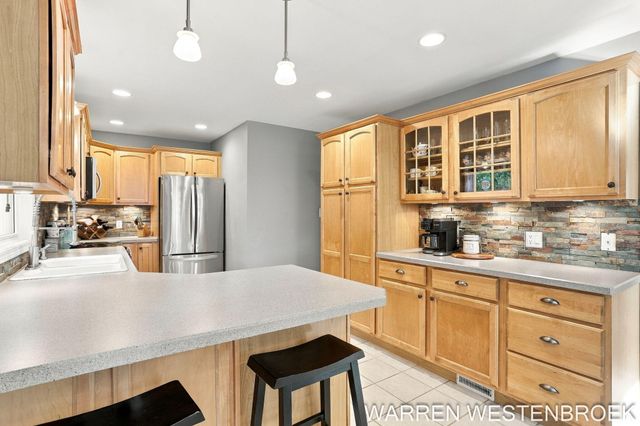 28 E 25th Street, Holland City, MI 49423
