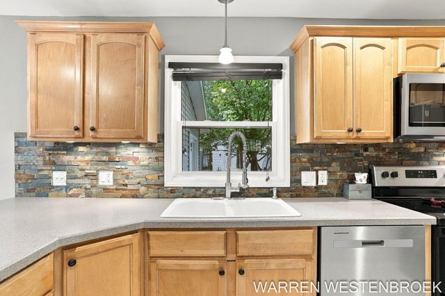 28 E 25th Street, Holland City, MI 49423