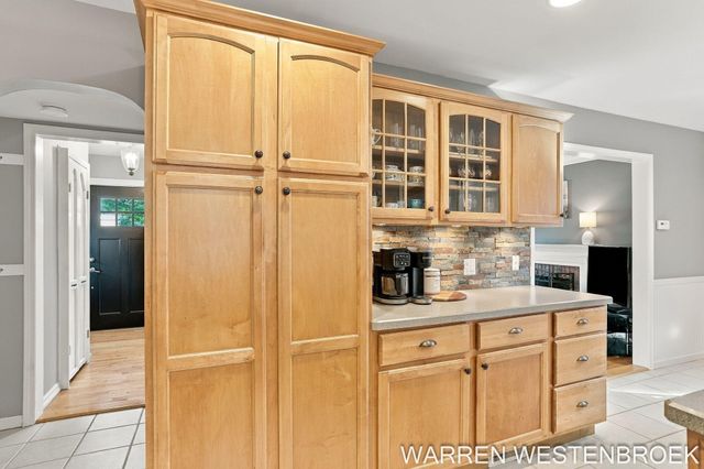 28 E 25th Street, Holland City, MI 49423