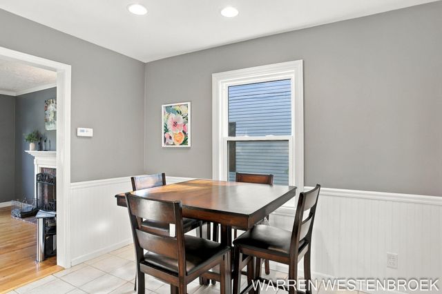 28 E 25th Street, Holland City, MI 49423