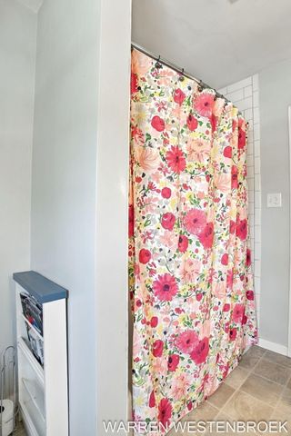 28 E 25th Street, Holland City, MI 49423