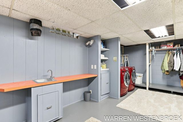 28 E 25th Street, Holland City, MI 49423