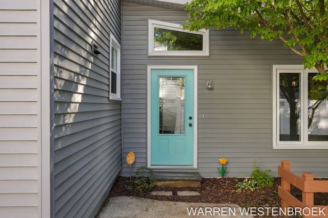 28 E 25th Street, Holland City, MI 49423