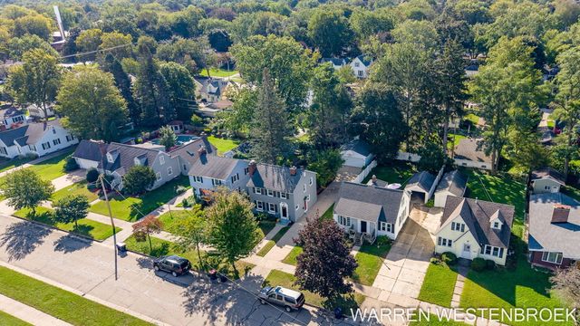 28 E 25th Street, Holland City, MI 49423