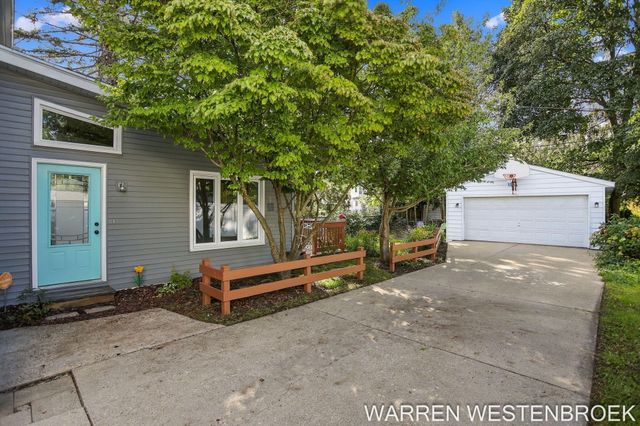 28 E 25th Street, Holland City, MI 49423
