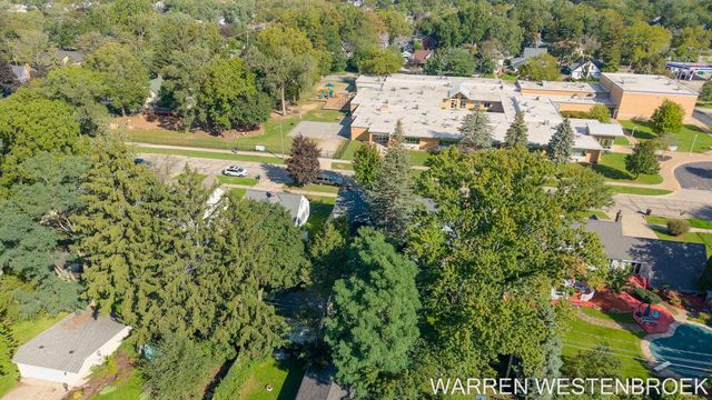 28 E 25th Street, Holland City, MI 49423