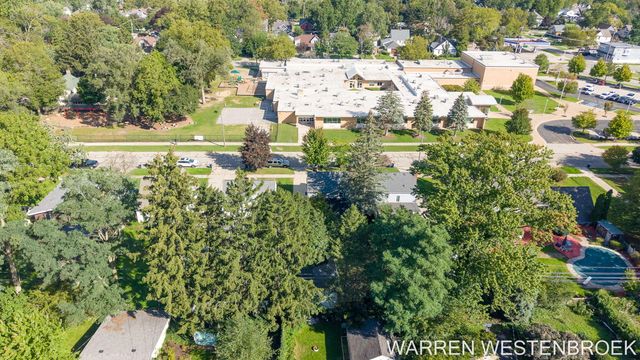 28 E 25th Street, Holland City, MI 49423