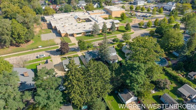 28 E 25th Street, Holland City, MI 49423