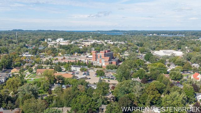 28 E 25th Street, Holland City, MI 49423