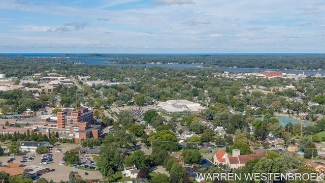 28 E 25th Street, Holland City, MI 49423
