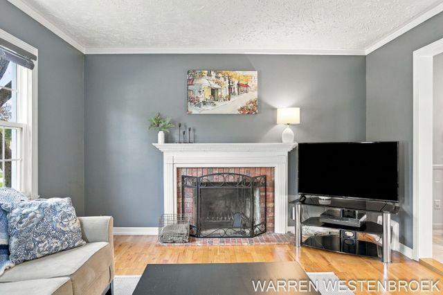 28 E 25th Street, Holland City, MI 49423