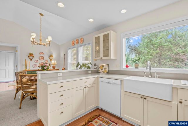 120 Ridge Crest Rd, Gleneden Beach, OR 97388