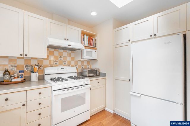 120 Ridge Crest Rd, Gleneden Beach, OR 97388