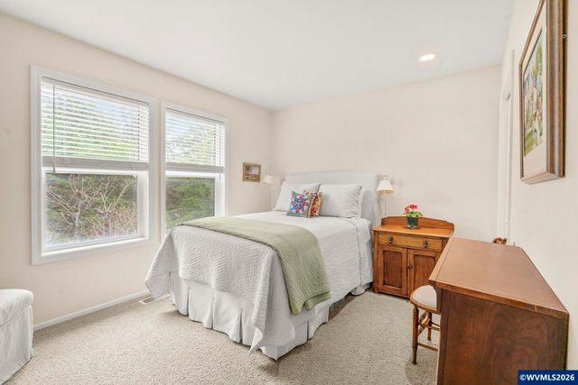 120 Ridge Crest Rd, Gleneden Beach, OR 97388