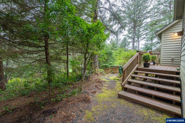 120 Ridge Crest Rd, Gleneden Beach, OR 97388