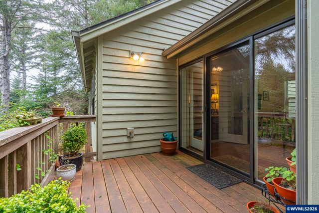 120 Ridge Crest Rd, Gleneden Beach, OR 97388