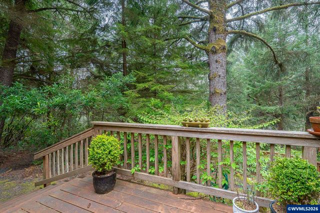 120 Ridge Crest Rd, Gleneden Beach, OR 97388