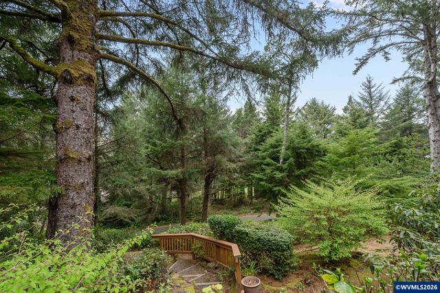 120 Ridge Crest Rd, Gleneden Beach, OR 97388