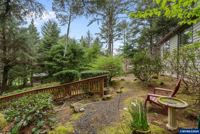 120 Ridge Crest Rd, Gleneden Beach, OR 97388