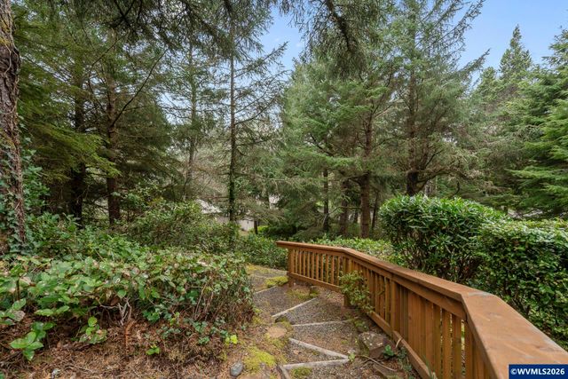 120 Ridge Crest Rd, Gleneden Beach, OR 97388