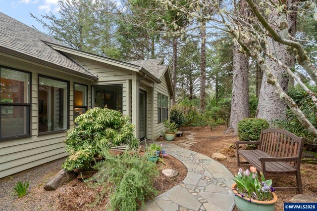 120 Ridge Crest Rd, Gleneden Beach, OR 97388