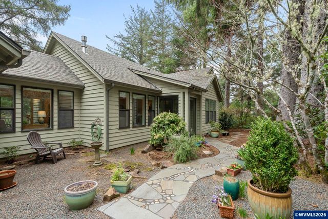 120 Ridge Crest Rd, Gleneden Beach, OR 97388