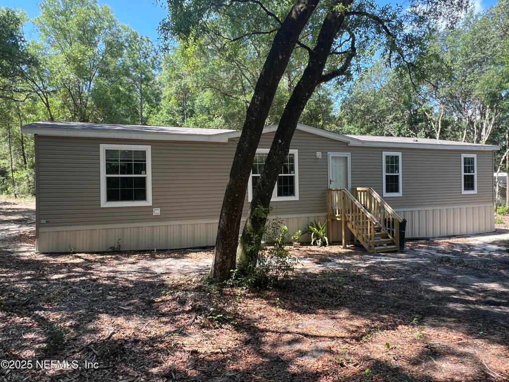 219 MANGROVE Street, Pomona Park, FL 32181