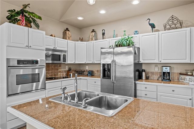 634 Dolphin Cr, Port Aransas, TX 78373