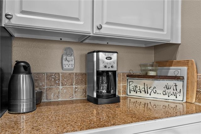 634 Dolphin Cr, Port Aransas, TX 78373