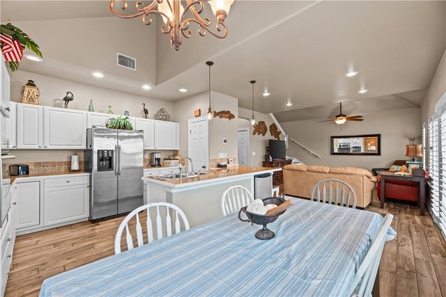 634 Dolphin Cr, Port Aransas, TX 78373