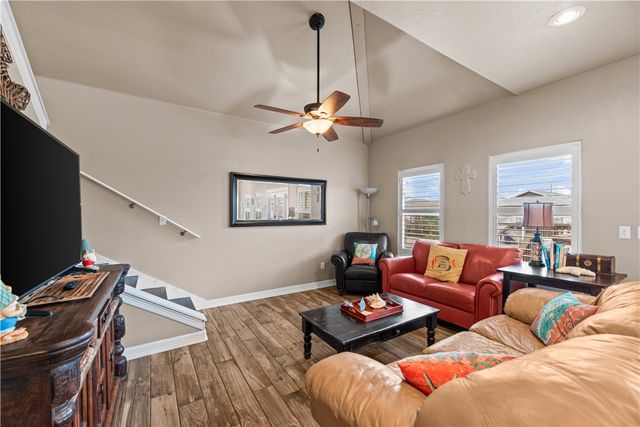 634 Dolphin Cr, Port Aransas, TX 78373