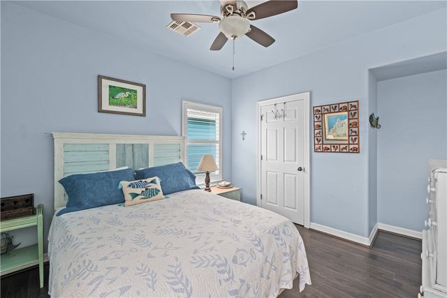 634 Dolphin Cr, Port Aransas, TX 78373