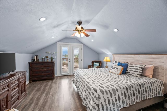 634 Dolphin Cr, Port Aransas, TX 78373