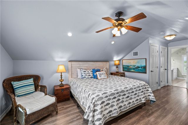 634 Dolphin Cr, Port Aransas, TX 78373