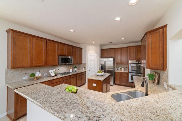 14422 Lakepointe Bend Lane, Cypress, TX 77429