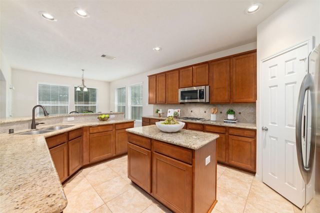 14422 Lakepointe Bend Lane, Cypress, TX 77429