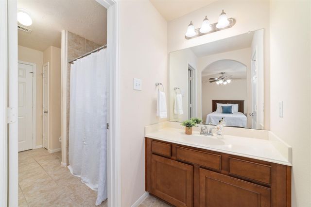 14422 Lakepointe Bend Lane, Cypress, TX 77429