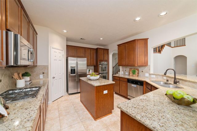 14422 Lakepointe Bend Lane, Cypress, TX 77429