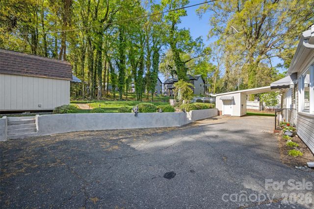 839 W Garrison Boulevard, Gastonia, NC 28052