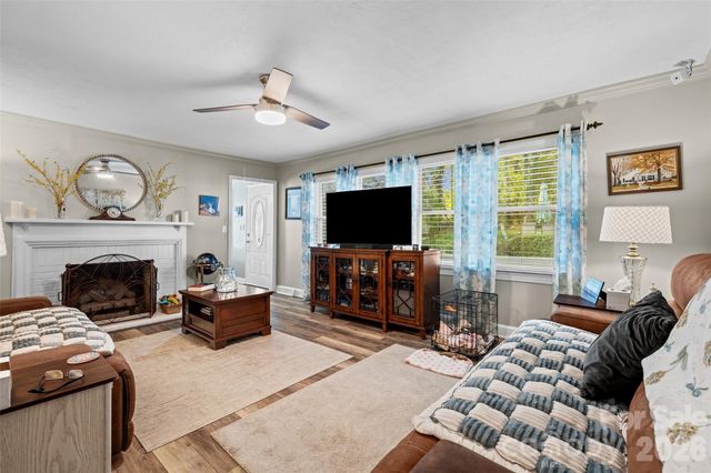 839 W Garrison Boulevard, Gastonia, NC 28052