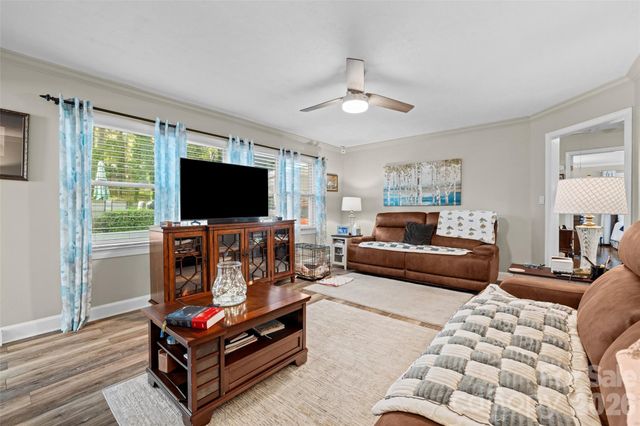 839 W Garrison Boulevard, Gastonia, NC 28052