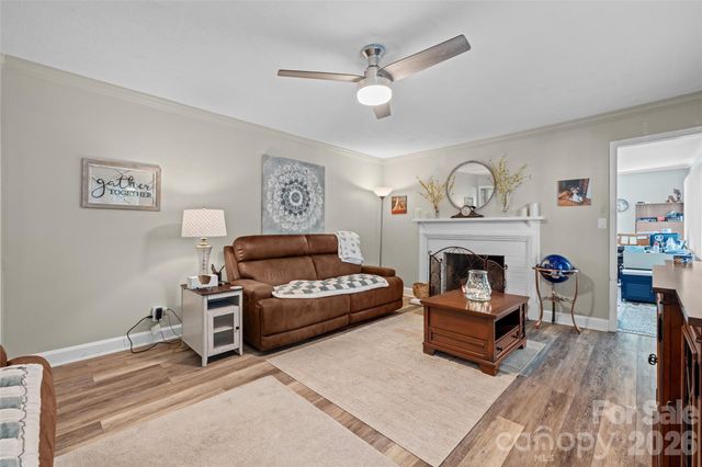 839 W Garrison Boulevard, Gastonia, NC 28052